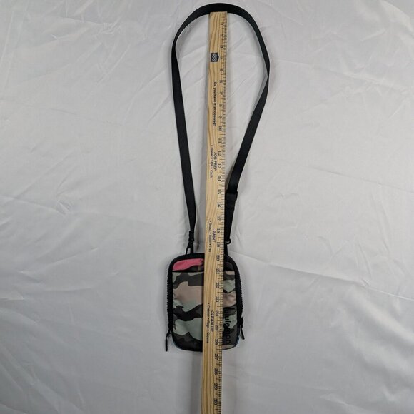 Lululemon Camouflage small crossbody bag - Picture 9 of 10